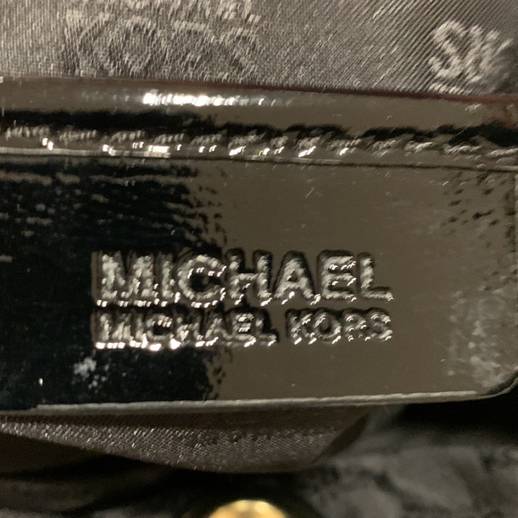 Michael Kors Oversized Logo Tote - Picture 12 of 13